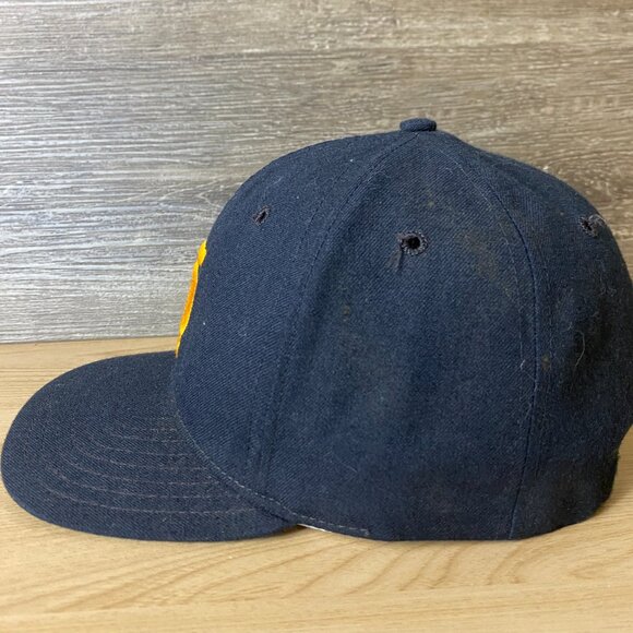 Vintage Notre Dame Fighting Irish Hat Cap Snapback Blue Wool New Era - Picture 4 of 11